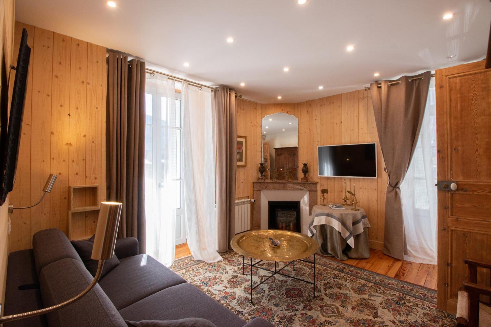 Le 41 Avenue Foch Hotell Bagnères-de-Luchon Exteriör bild
