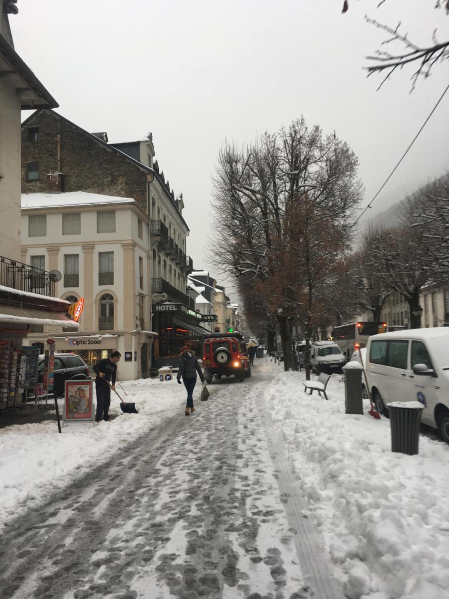 Le 41 Avenue Foch Hotell Bagnères-de-Luchon Exteriör bild
